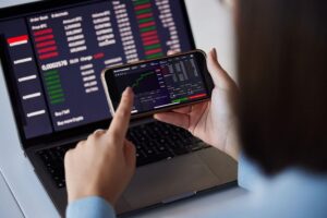 Online Brokers vs. Traditional Brokers